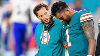 Le quarterback des Miami Dolphins Tua Tagovailoa souffre à nouveau d'une commotion cérébrale